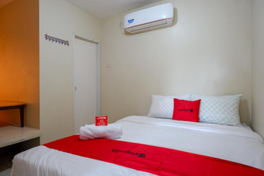 Kudus Hotel | RedDoorz near RSUD Kudus