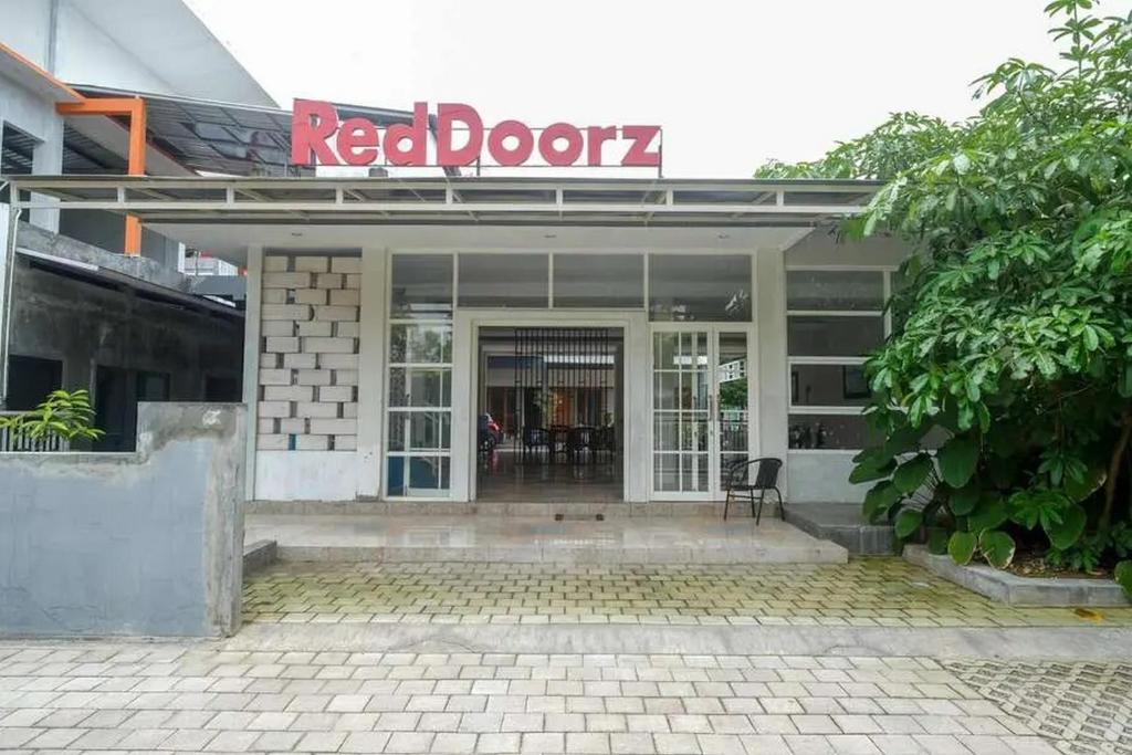 Blora Hotel | Reddoorz near Stadion Kridosono Blora