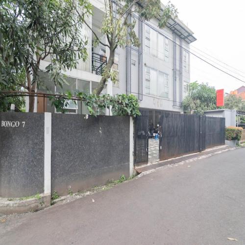 Turangga Hotel | RedDoorz near Trans Studio Mall Bongo Residence