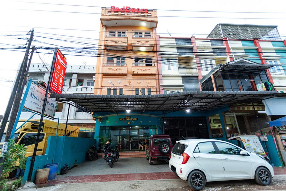 Medan Hotel | RedDoorz Near Yuki Simpang Raya Mall Medan 2