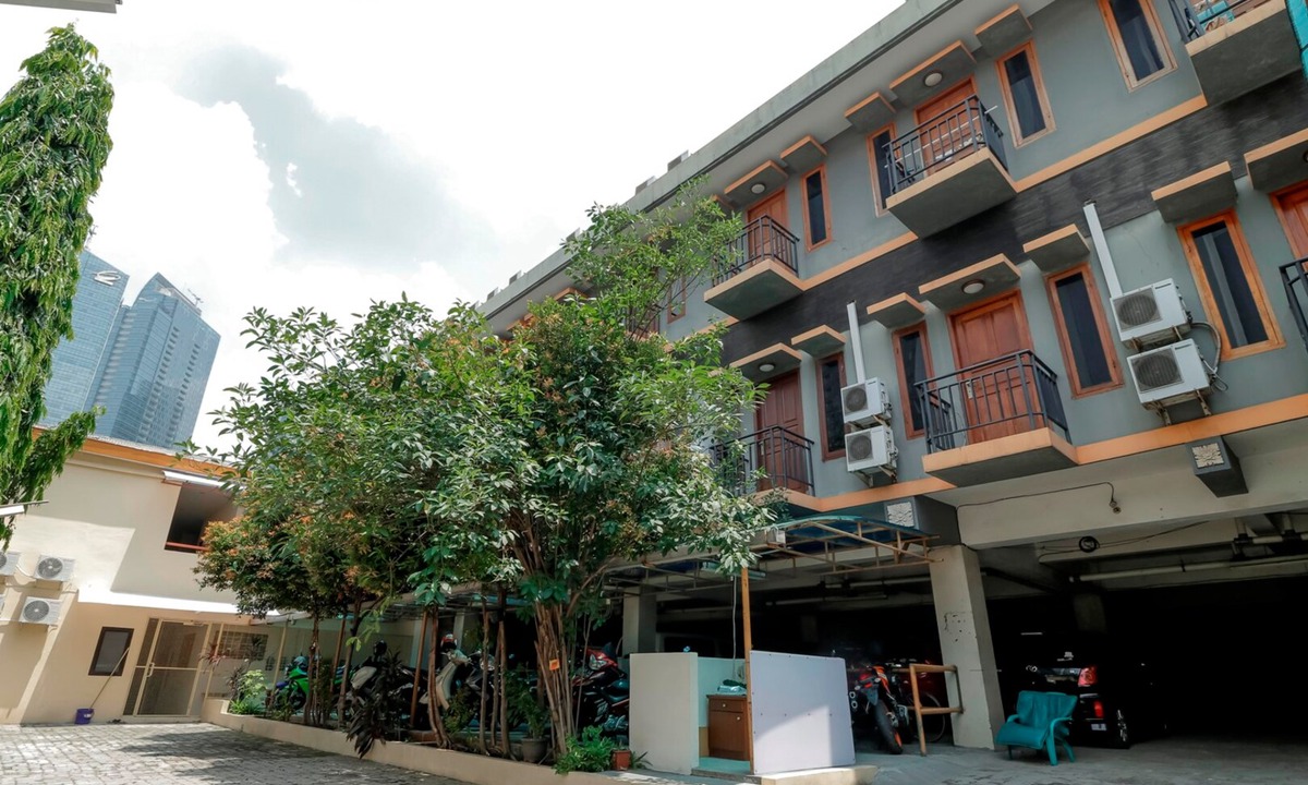 Semanggi Hotel | RedDoorz Plus Near Ciputra World Kuningan 2