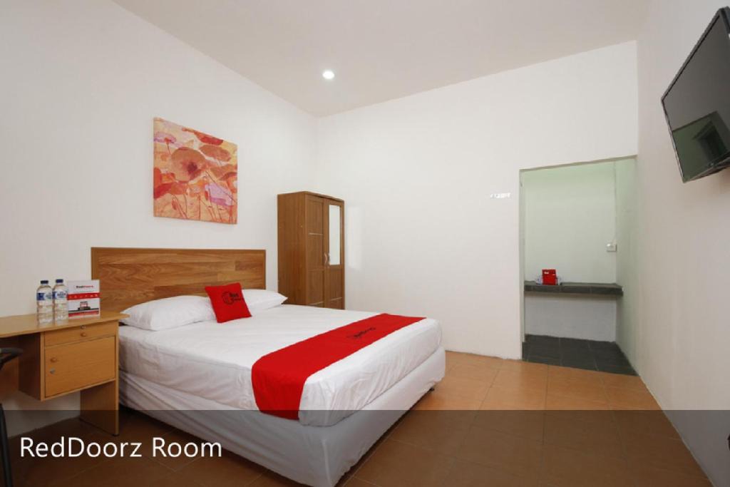 Kebon Kacang House | RedDoorz Plus near Plaza Indonesia
