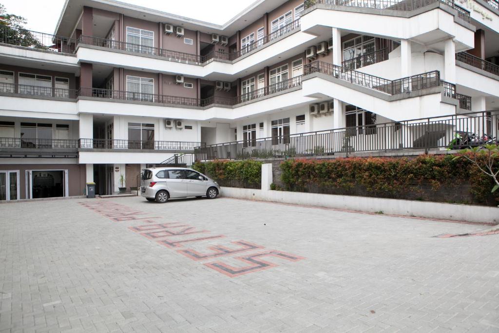 Pasteur House | RedDoorz Plus near Sukajadi 2