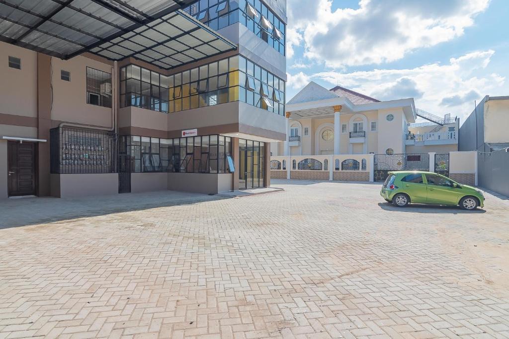 Samarinda House | RedDoorz Plus near Taman Budaya Samarinda