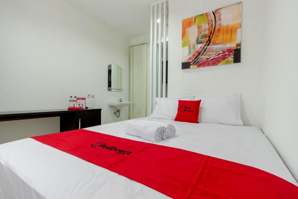 Gambir House | RedDoorz Plus @ Pasar Baru