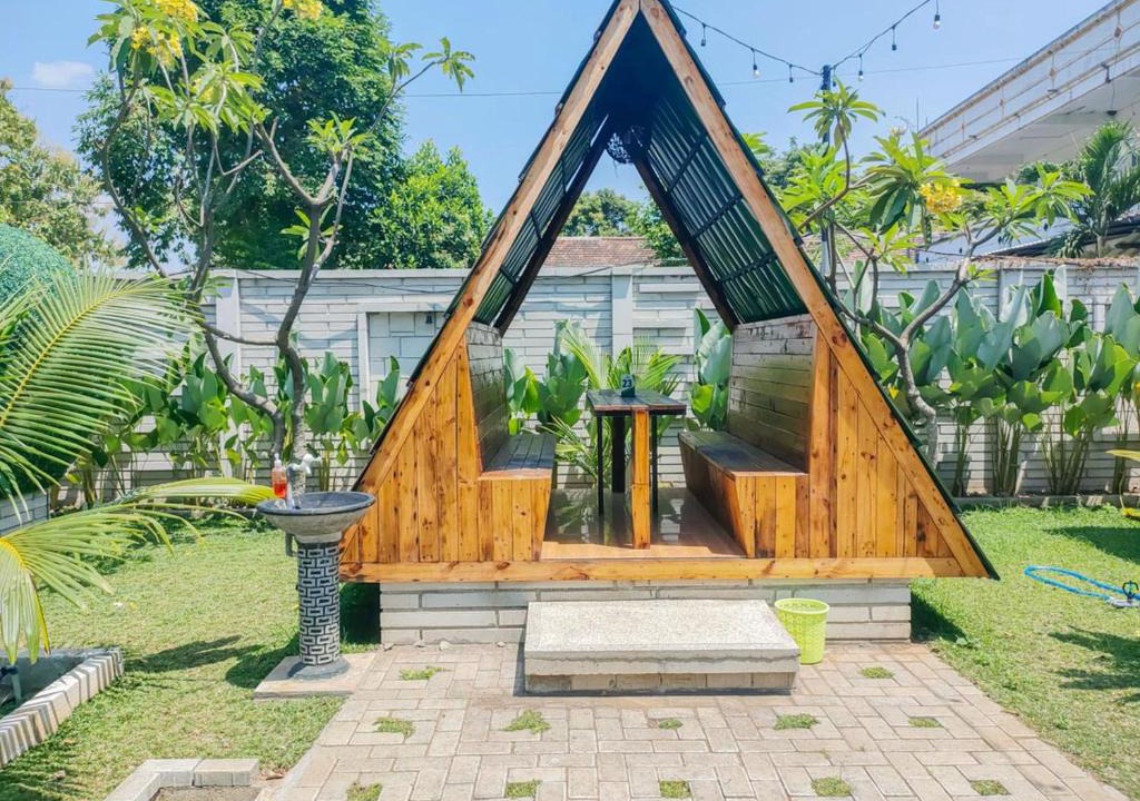 Prigen Hotel | RedDoorz Syariah at Mojosari