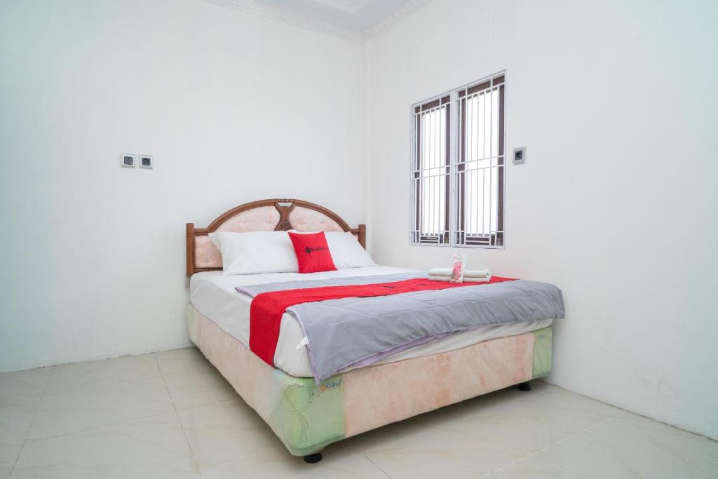 Banjarmasin House | RedDoorz Syariah near Jalan A Yani KM 8 Citraland