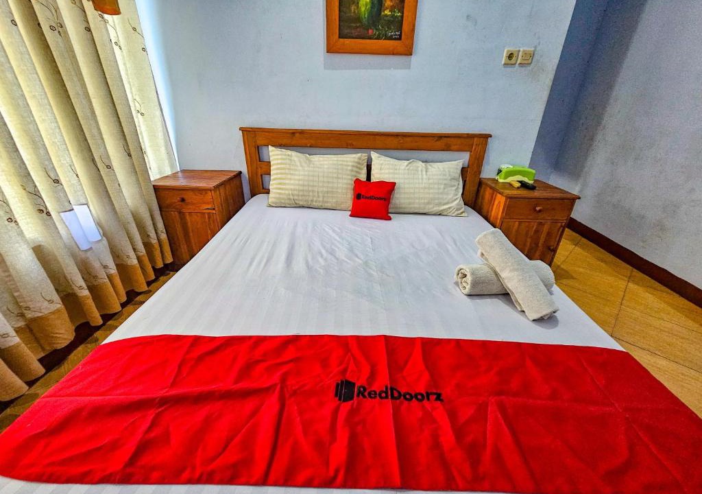 Jombang Hotel | RedDoorz Syariah near Stadion Merdeka Jombang