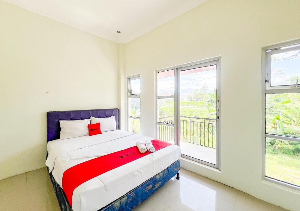 Wonosobo Hotel | RedDoorz Syariah near Pengadilan Agama Wonosobo
