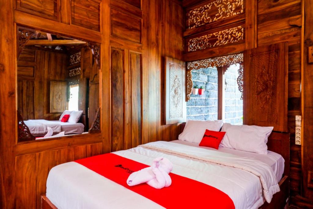 Wonosobo Hotel | RedDoorz Syariah near Terminal Mendolo Wonosobo 2