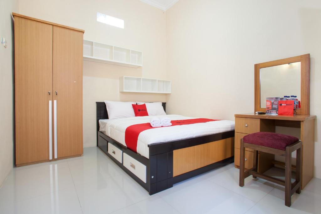 Banyuwangi House | RedDoorz Syariah near UNTAG Banyuwangi