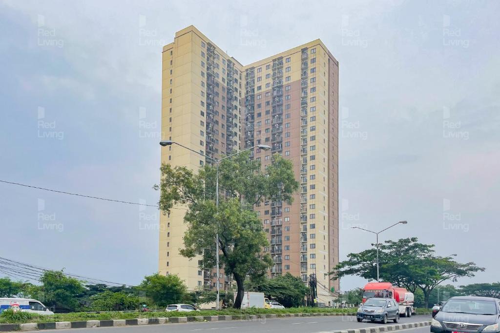 Arcamanik Hotel | RedLiving Apartemen Tamansari Panoramic - Santuy Agency Lobby P1 9