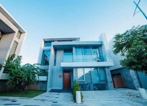 Hoa Hai Villa | Regal Victoria Villa Luxury BT5-8