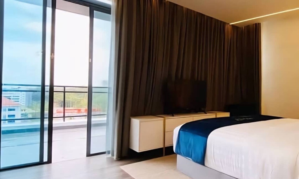 Batu Lintang Hotel | Regatta Stay Kozi Square Kuching