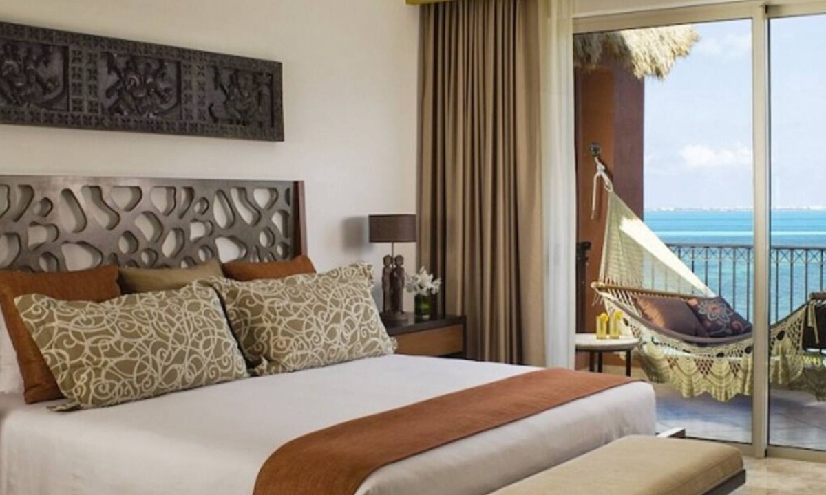 Punta Sam Apartment | Resort Style 3-Bedroom Loft Near the Sea: Villa del Palmar Cancun