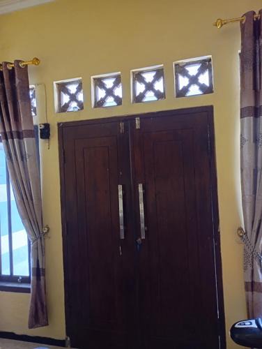 Argosari House | river cliff villa
