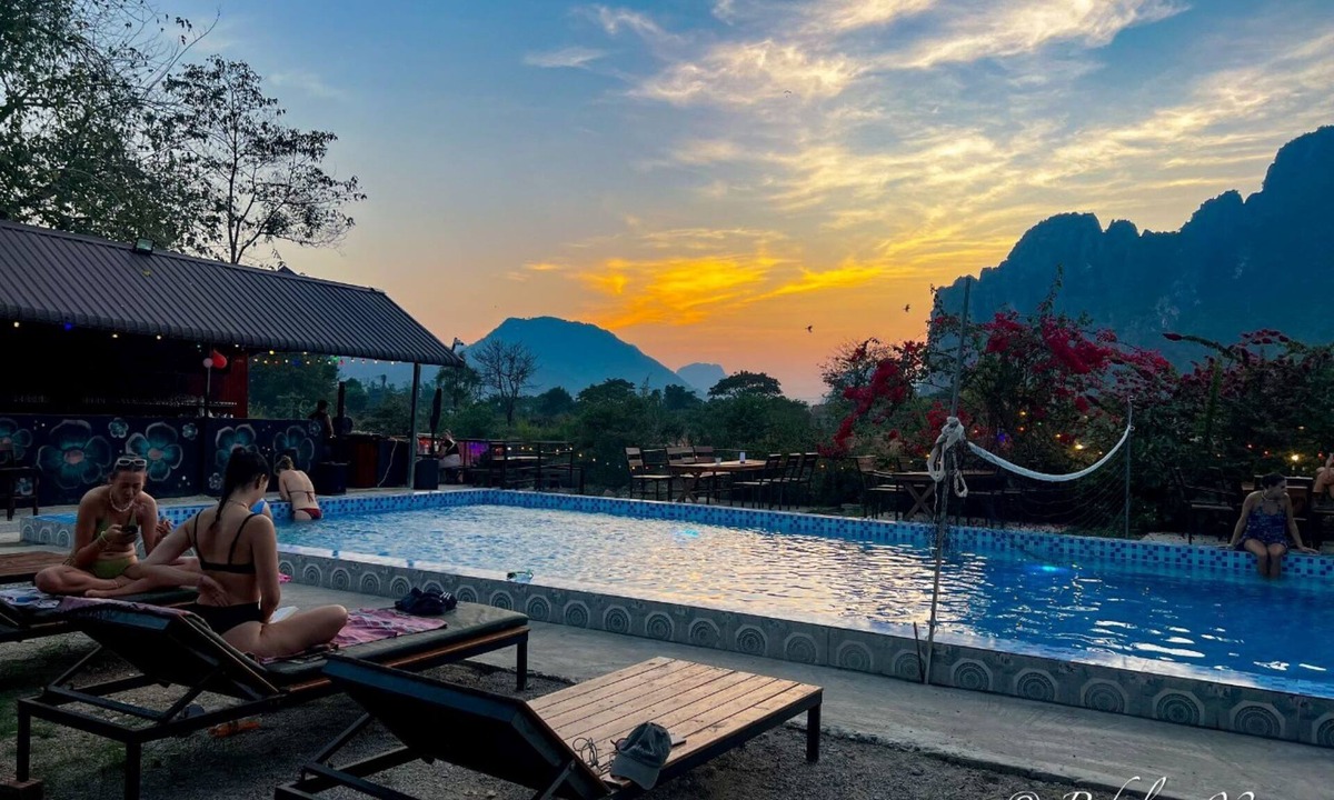 Vang Vieng Hostel | Riverside Garden Hostel