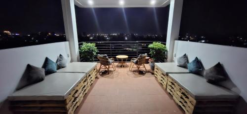 Kampot Bed & Breakfast | Rooftop View Home