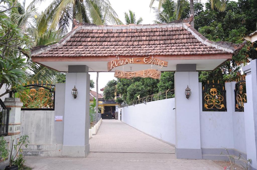 Kalipuro House | Rumah Eyang Guest House