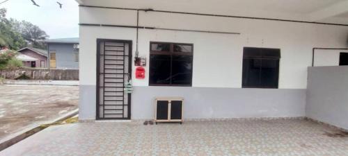 Johor Baharu District Ski Chalet | Rumah Kelabu Sungai Tiram Ulu Tiram