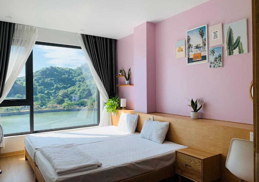 Cat Ba Hotel | Rustic house