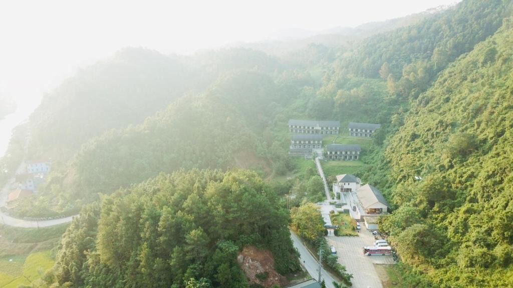 Trung Khanh Hotel | Sài Gòn - Bản Giốc Resort