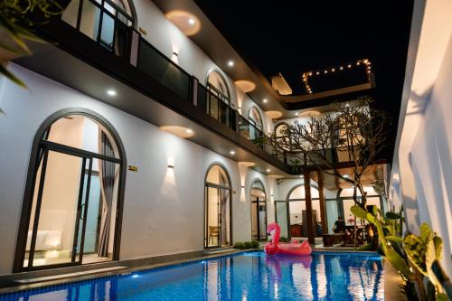 Dong Hoa Hotel | Sóng Biển Beach Villa Homestay