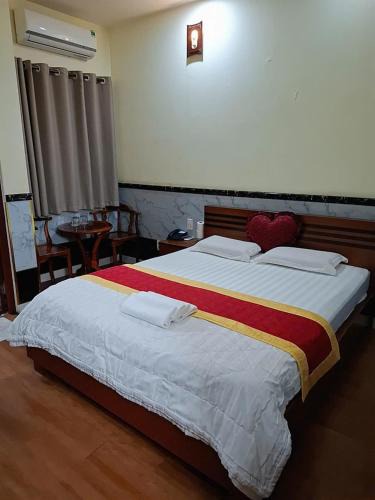 Phu Nhuan Hotel | SaiGon Night Hotel