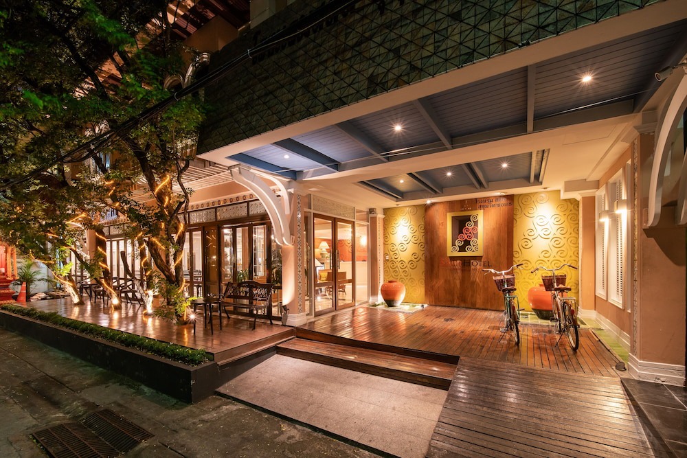 Nana Hotel | Salil Hotel Sukhumvit Soi 8
