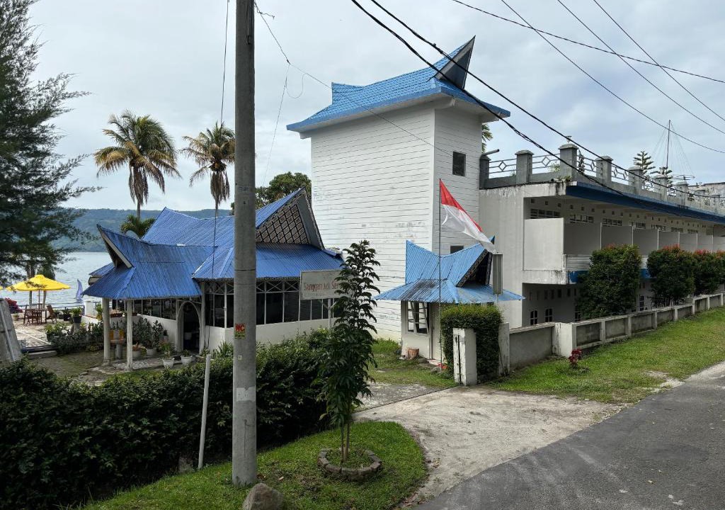 Parapat Hotel | Sanggam Aek Sere