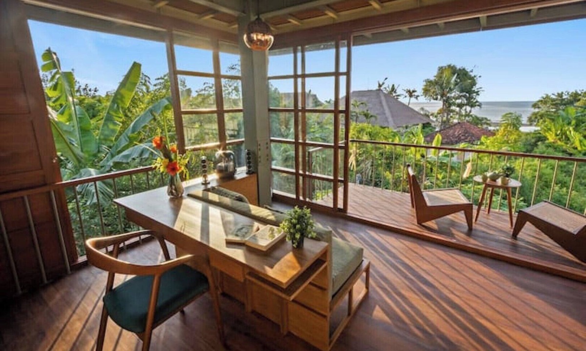 Dencarik Cabin | Seaside Designer Treehouse ~ Stunning Views ~ Pool