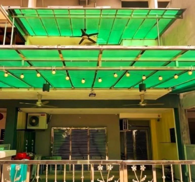 Sekinchan House | Sekinchan Spacious 2 and Half Storey Homestay 100m Walk to KFC 7 Eleven 24hr Clinic KTV BBQ 适耕庄宽敞2层半民宿 100米到KFC 7 Eleven KTV BBQ