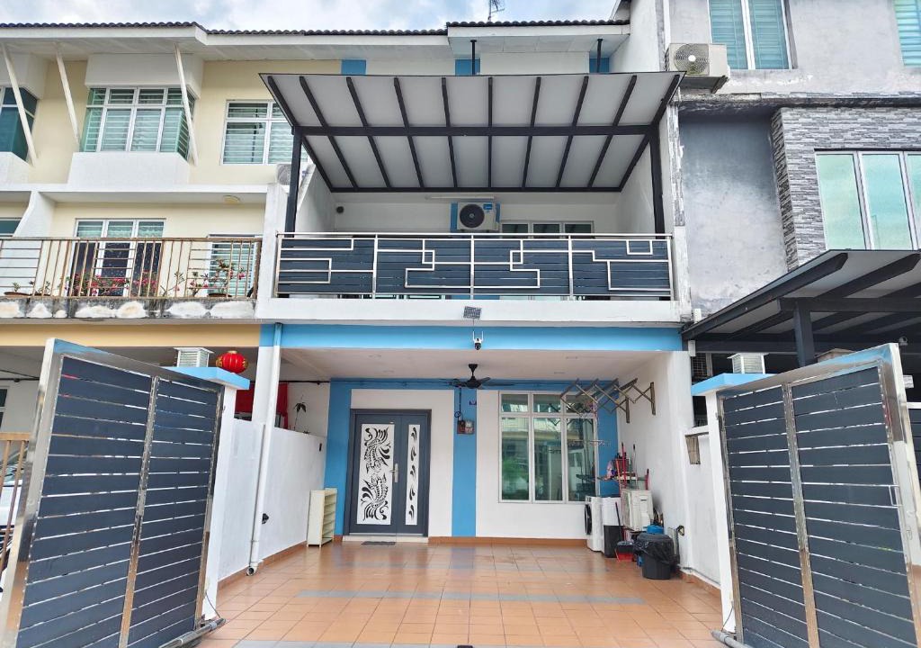 Senai Villa | Senai three storey landed 14pax 5BR near airport