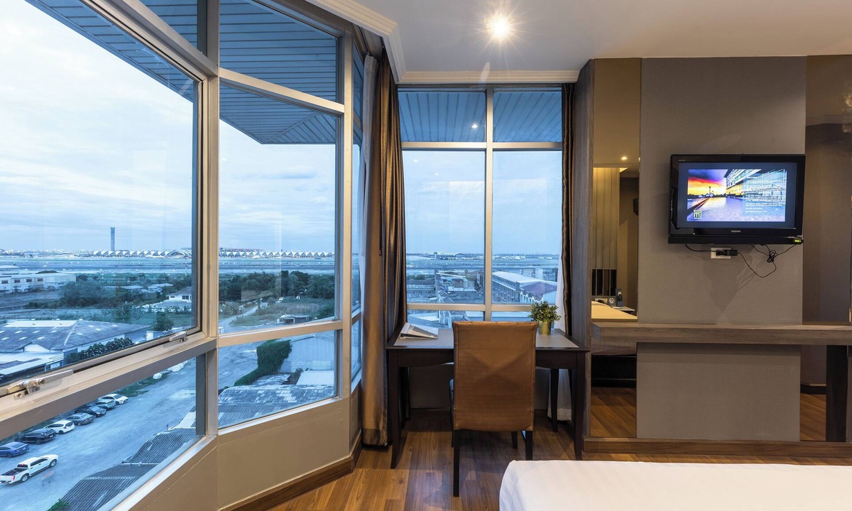 Racha Thewa Hotel | Siam Mandarina Bangkok Suvarnabhumi Airport Hotel (Free Shuttle)