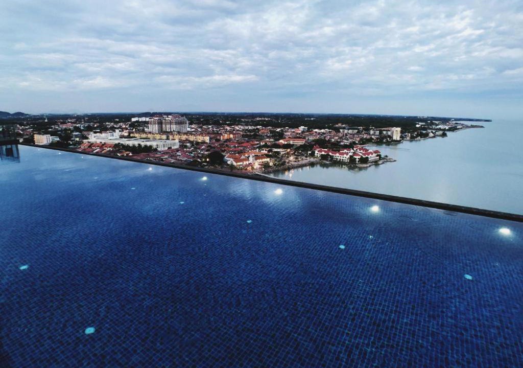 Taman Melaka Raya Apartment | Silverscape Residence Melaka Luxury Seaview Suite - FREE WIFI