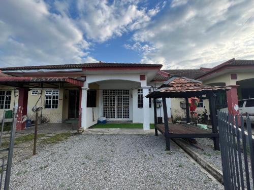 Kusial House | Singgahan Damai Homestay II