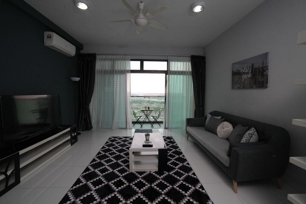 Bukit Indah Apartment | Sky Loft Premium Suites 18-07