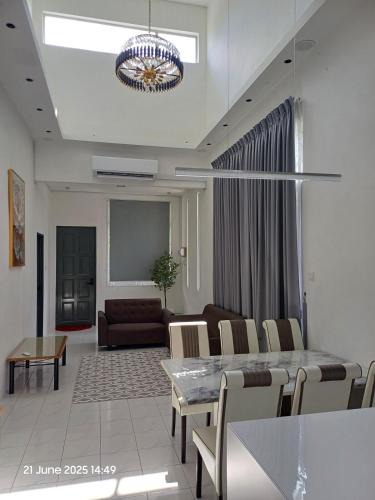 Pusat Komersil Lee Ling House | SL1 Home Matang