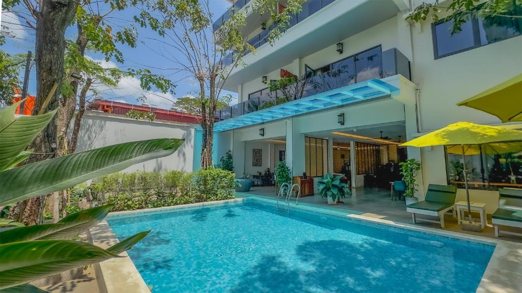Daun Penh Hotel | Smile Boutique Hotel by EHM
