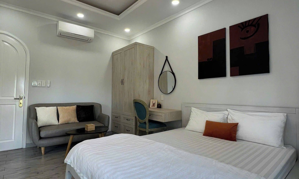 Ganh Dau Apartment | Soc Nhim Homestay Grandworld Phu Quoc Room 101 Triple Balcony Beach