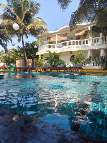 Arambol House | SOLS Backyard