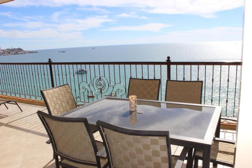 Bella Vista House | Sonoran Sky 2BR Upper 704 Sky by Casago
