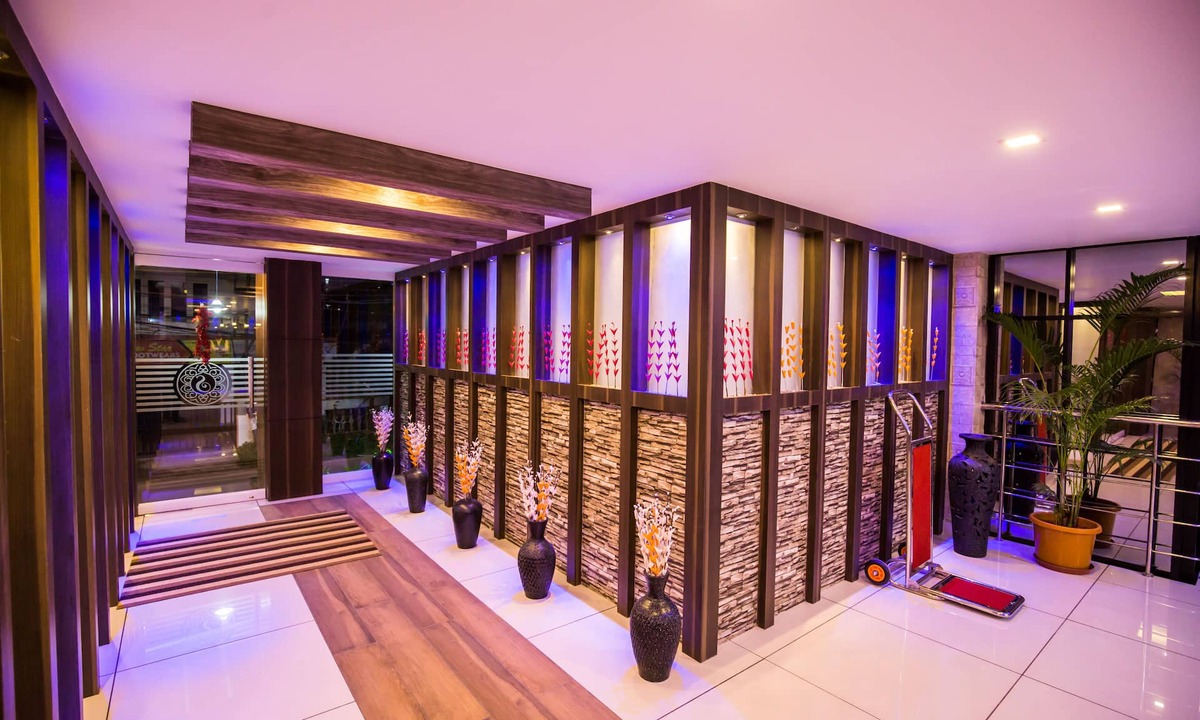Ernakulam South Hotel | South Gate Residency