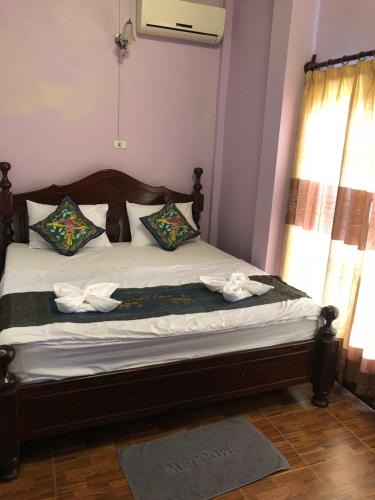 Vang Vieng House | Soutjai Guesthouse & Restaurant