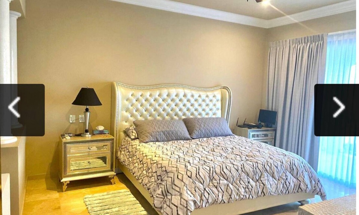 Santa Rosa House | Spacious 5-bedroom house with AC, WiFi in welcoming San José del Cabo/ocean view