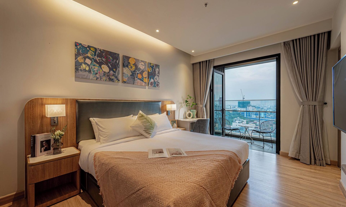 District 1 Apartment | Spacious 7-bedroom Apartment in Dist 1, Central Location, Pool & Gym, Zenity