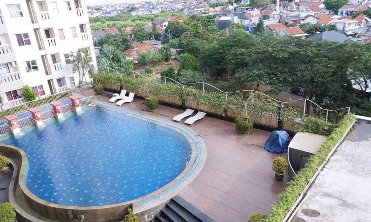 Jakarta Hotel | Spacious Belmont Residence Apartment Near Puri