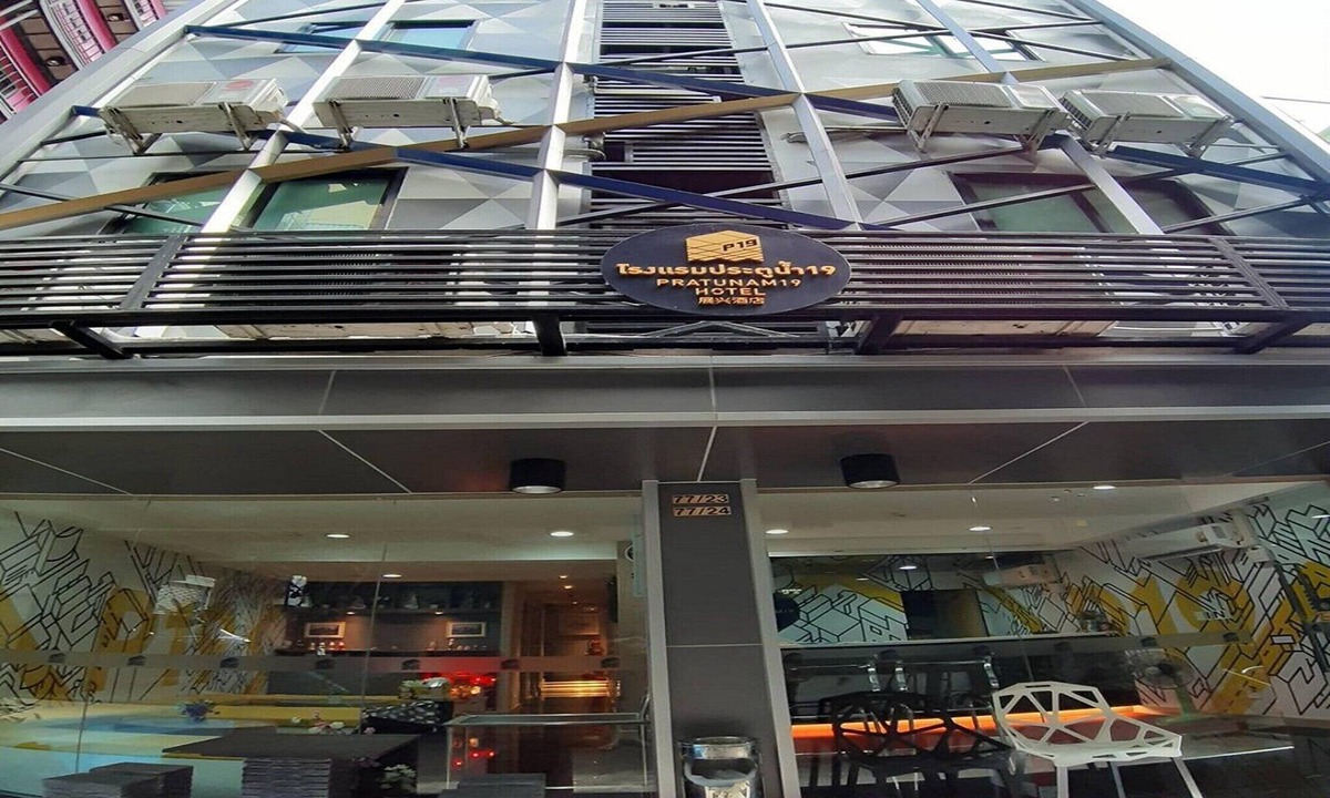 Thanon Phaya Thai House | Spacious Twin Escape | Deluxe Comfort for Two