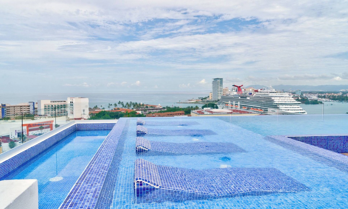 North Hotel Zone Condo | Spectacular beach and mountain view Condo - 5 min from the beach