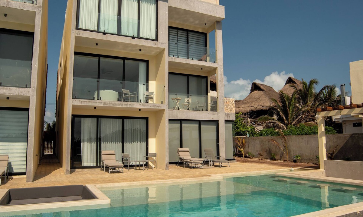 Salinas House | Spectacular Ocean Front Townhouse 6 Beadrooms Kitchen Dining Room Tv Room Pool